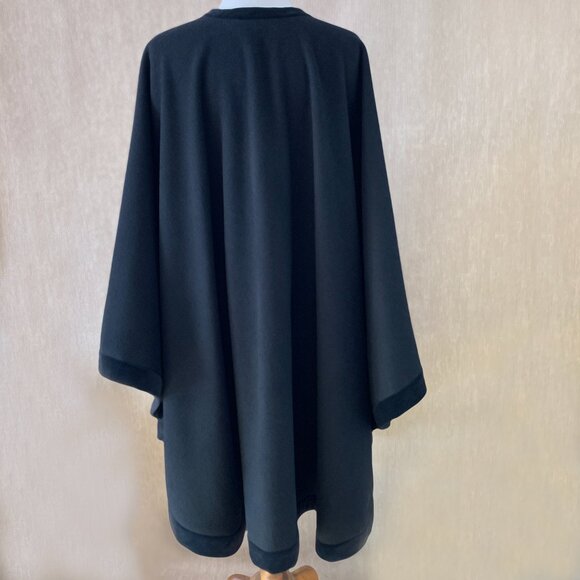 Vintage Black Wool Cape with Matching Scarf - Picture 3 of 9